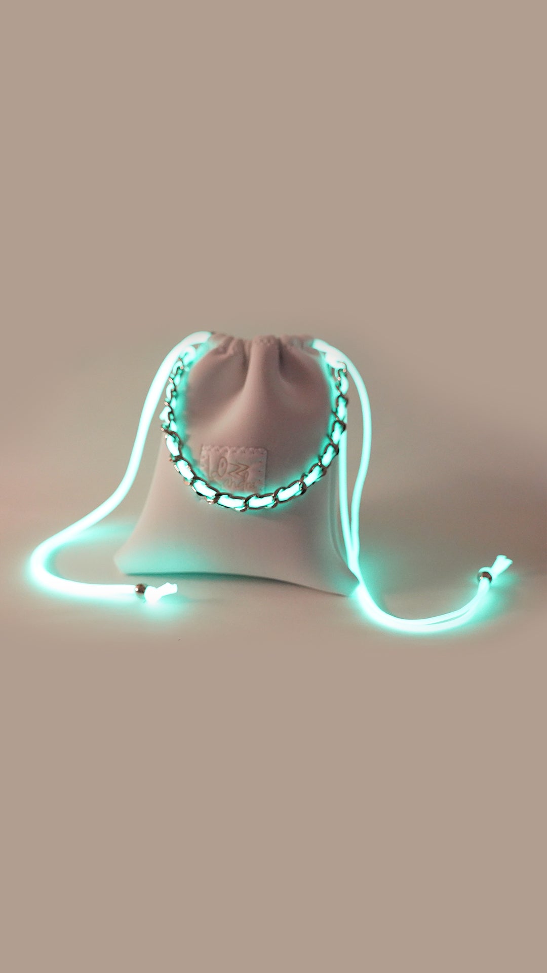 Limited | Flow Chain Pouch_White